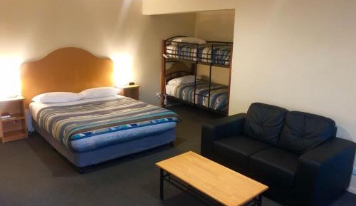 Family Room (2 Adults + 2 Children)