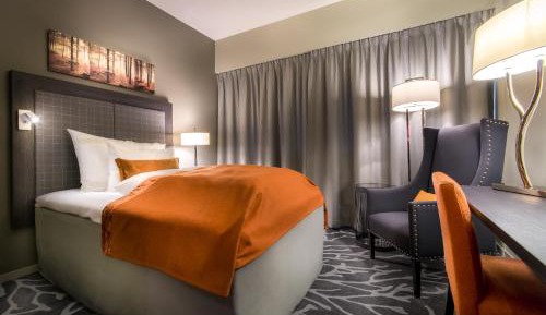 Double Room Economy