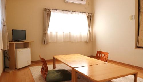 Japanese-Style Family Room (5 Adults)