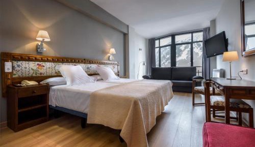 Superior Double Room with Mountain View