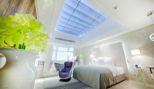Premier Double Room with Jacuzzi and Private Garage