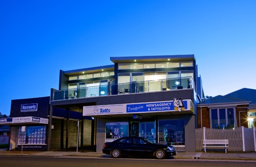 Penguin Hotel | Penguin Waterfront Escape