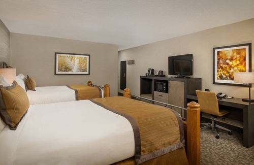 Orchard District Hotel | Riverhouse on The Deschutes