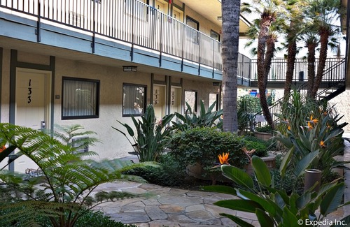 Tustin Hotel | Key Inn and Suites
