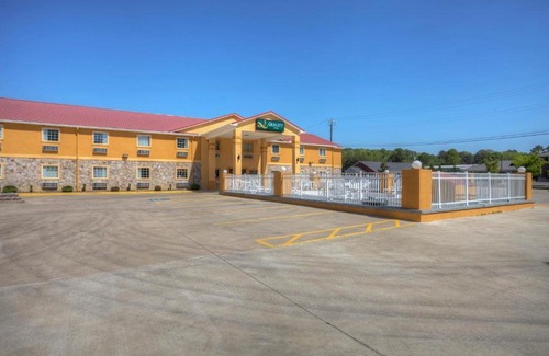 Fort Payne Hotel | Quality Inn Fort Payne I-59 Exit 222