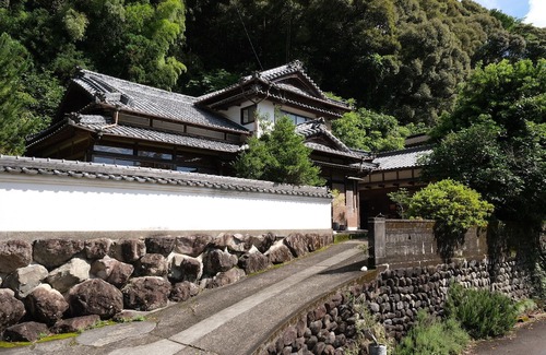 Hata-gun Hotel | Shimanto Riverside Hideaway