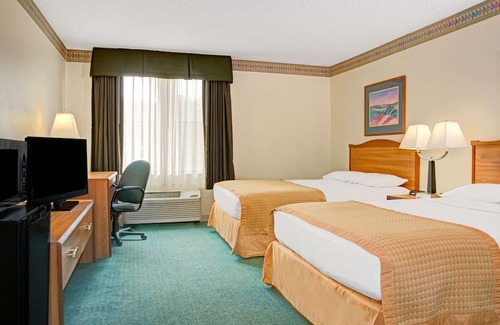 Conroe Hotel | Baymont by Wyndham Conroe