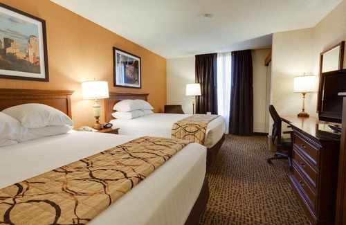 Fenton Hotel | Pear Tree Inn St. Louis Fenton