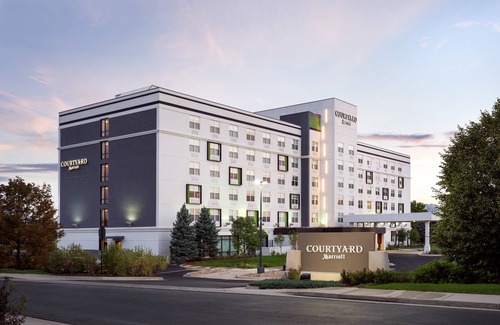 Gateway Hotel | Courtyard Denver Airport at Gateway Park