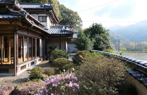 Hata-gun Hotel | Shimanto Riverside Hideaway