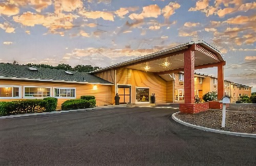 Albany Hotel | Quality Inn & Suites