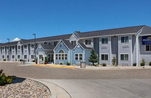 Raton Hotel | Microtel Inn & Suites by Wyndham Raton