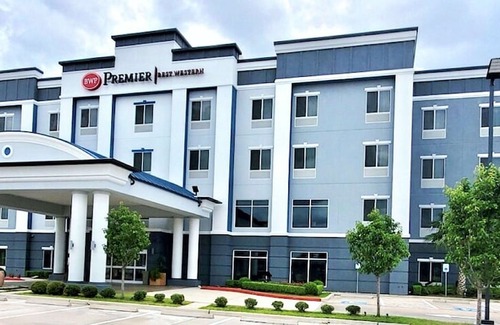 Willowbrook Hotel | Best Western Premier Ashton Suites - Willowbrook