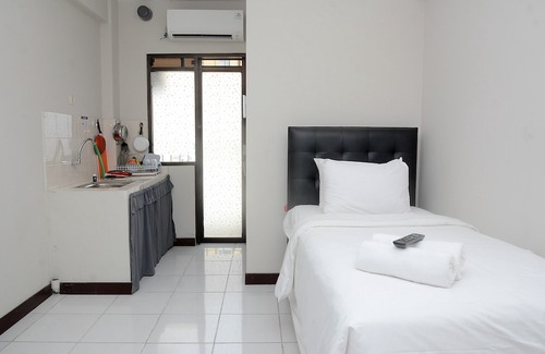 Bekasi Timur Hotel | Alluring Studio at Lagoon Apartment Near Bekasi Town Square