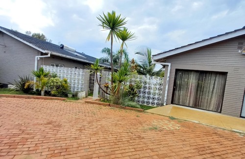 Harare East Hotel | Las Palmas Guest House