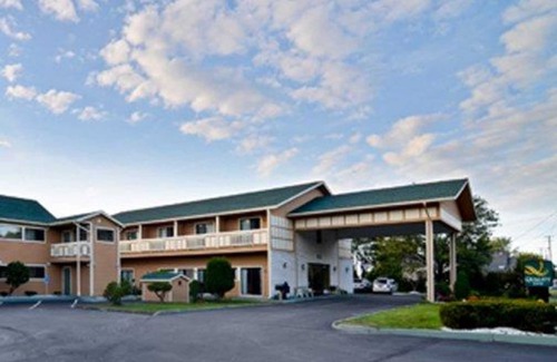 Shelburne Hotel | Quality Inn Shelburne - Burlington