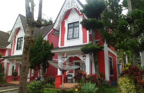 Cipanas Hotel | Villa Kota Bunga Blok P by DCM