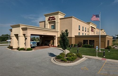 Quad Cities Hotel | Hampton Inn & Suites Moline-Quad City Int'l Aprt