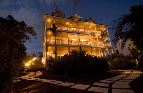 Gambier Hotel | A Stone's Throw Away
