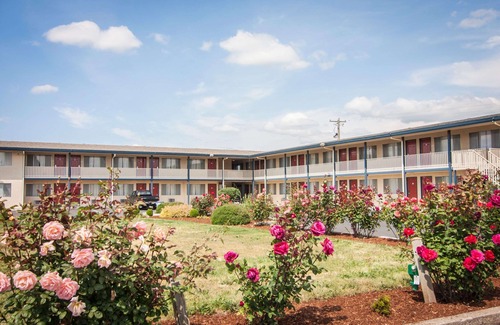 Albany Hotel | Rodeway Inn Albany
