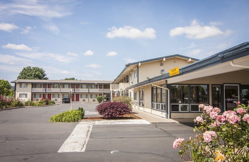 Albany Hotel | Rodeway Inn Albany