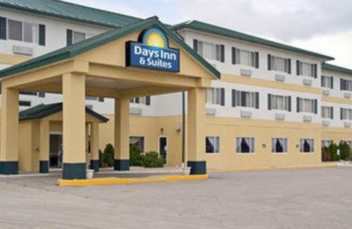Morris Hotel | Days Inn & Suites by Wyndham of Morris