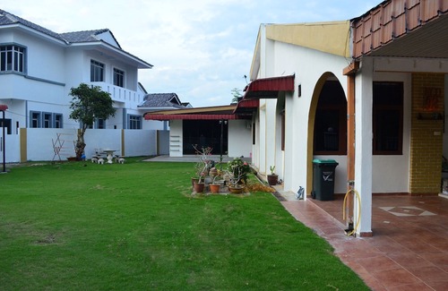Batu Enam Hotel | Eco93 Vacation Home Lunas