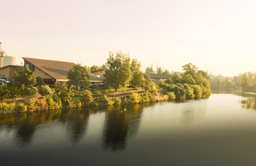 Logan Hotel | Ruby River Hotel