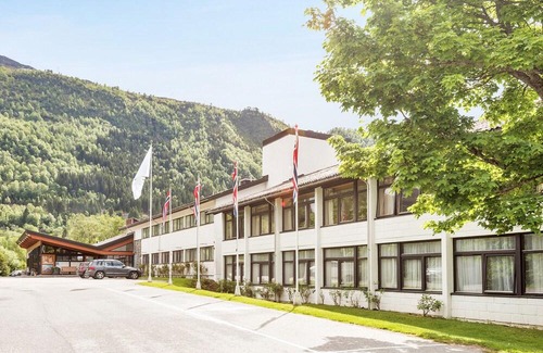 Nordfjordeid Hotel | Nordfjord Hotell