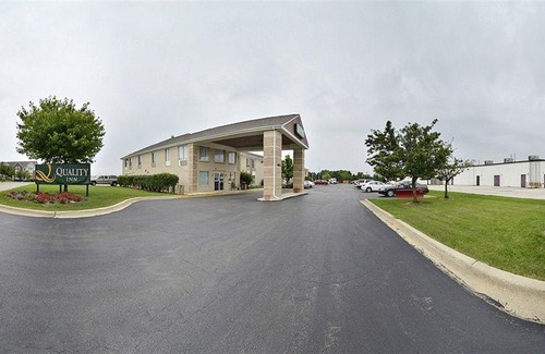 Fox Valley Hotel | Quality Inn Aurora - Naperville Area