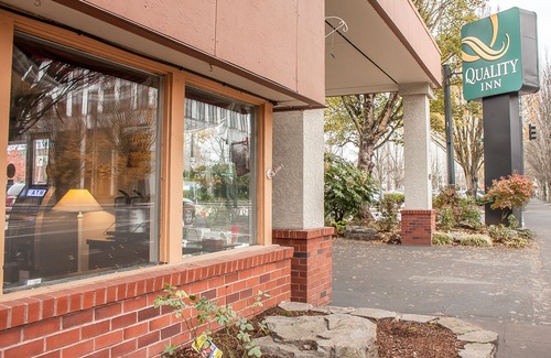 Lloyd District Hotel | Quality Inn Downtown Convention Center Portland