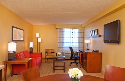 West End Hotel | Courtyard by Marriott Alexandria Pentagon South