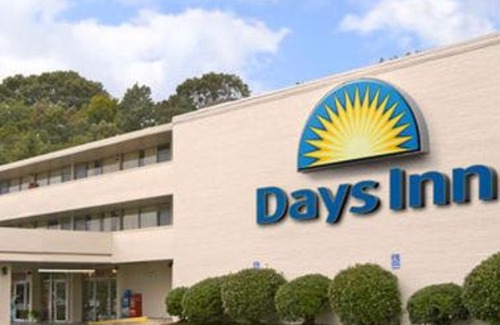 Huntington Hotel | Days Inn by Wyndham Alexandria South