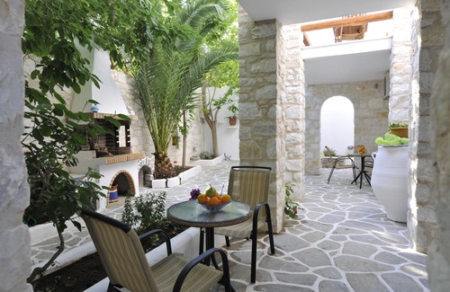 Naousa Hotel | Alexandros Studios