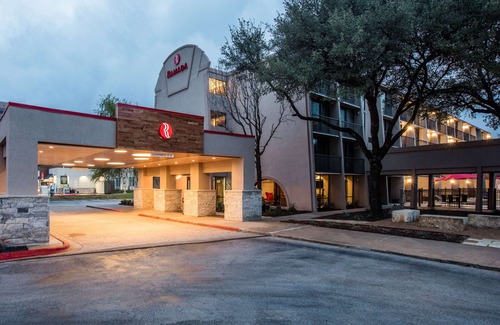 Franklin Park Hotel | Ramada by Wyndham Austin South