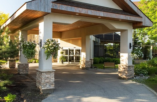 Collingwood Hotel | Georgian Bay Hotel Trademark Collection by Wyndham