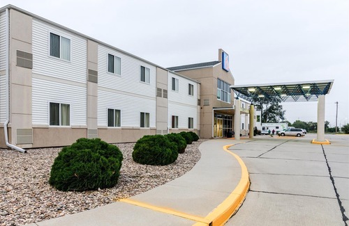 Kearney Hotel | Microtel Inn & Suites - Kearney