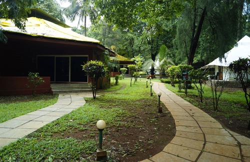 Mollem Hotel | Dudhsagar Spa Resort