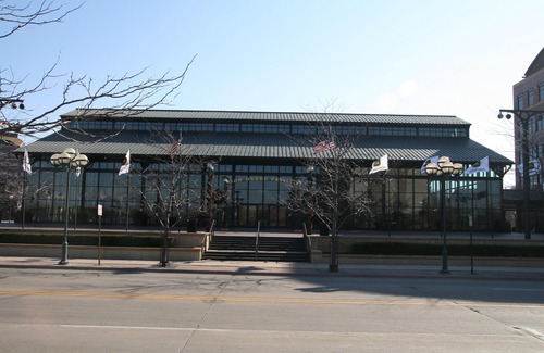 Quad Cities Hotel | Hampton Inn & Suites Moline-Quad City Int'l Aprt