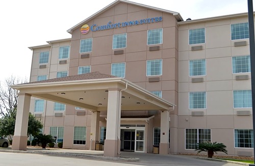 Selma Hotel | Comfort Inn & Suites Selma Near Randolph AFB