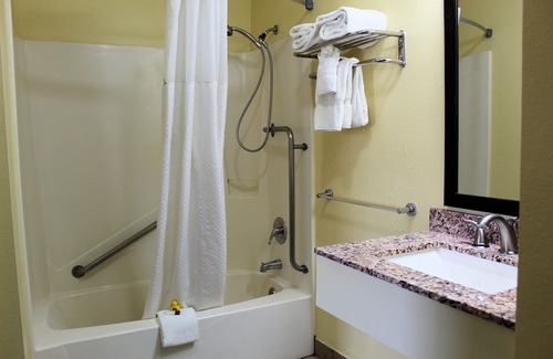Gunnison Hotel | Days Inn & Suites by Wyndham Gunnison