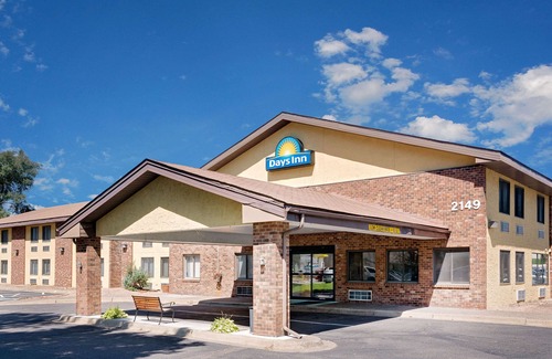 Mounds View Hotel | Days Inn by Wyndham Mounds View Twin Cities North