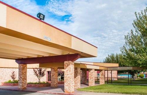 Carlsbad Hotel | Econo Lodge Carlsbad