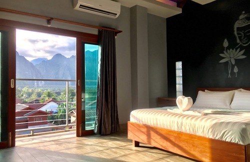 Vang Vieng Hotel | Faraway Suites