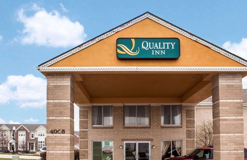 Fox Valley Hotel | Quality Inn Aurora - Naperville Area