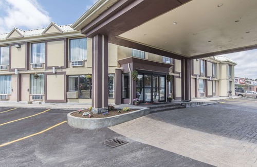 Orillia Hotel | Econo Lodge Orillia