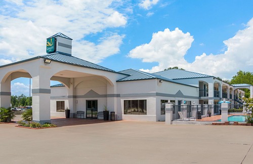 Carthage Hotel | Quality Inn Carthage