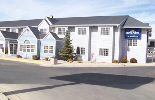 Raton Hotel | Microtel Inn & Suites by Wyndham Raton