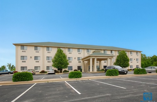Neosho Hotel | Best Western Big Spring Lodge