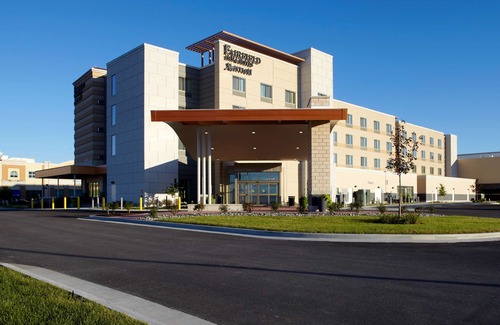 Triadelphia Hotel | Fairfield by Marriott Inn & Suites Wheeling at The Highlands